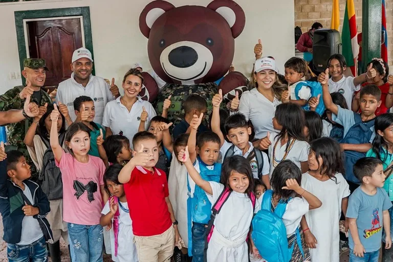 Niños beneficiados de la actividad realizada por la Gobernación