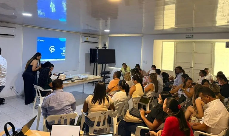 Reunión secretaria de Salud con el Fomag para atender salud de maestros