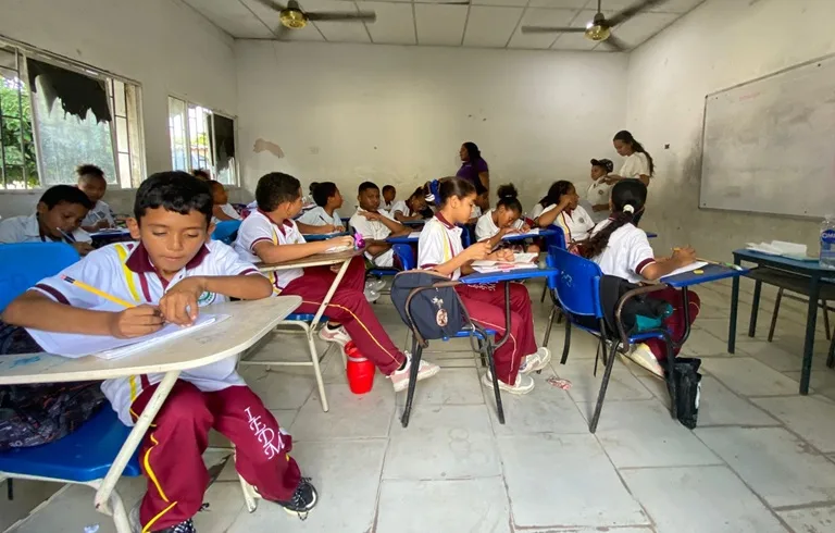 Estudiantes escriben sus historias