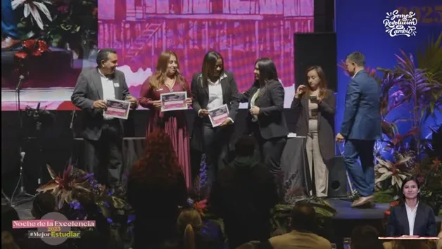 Funcionarios de distintos ETC reciben reconocimiento del MEN, entre ellos David Pérez, funcionario de la SED Magdalena